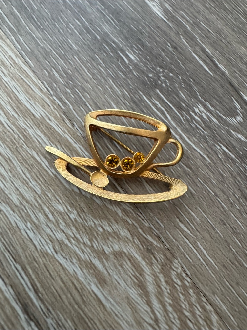 Vintage gold tone coffee mug and saucer brooch